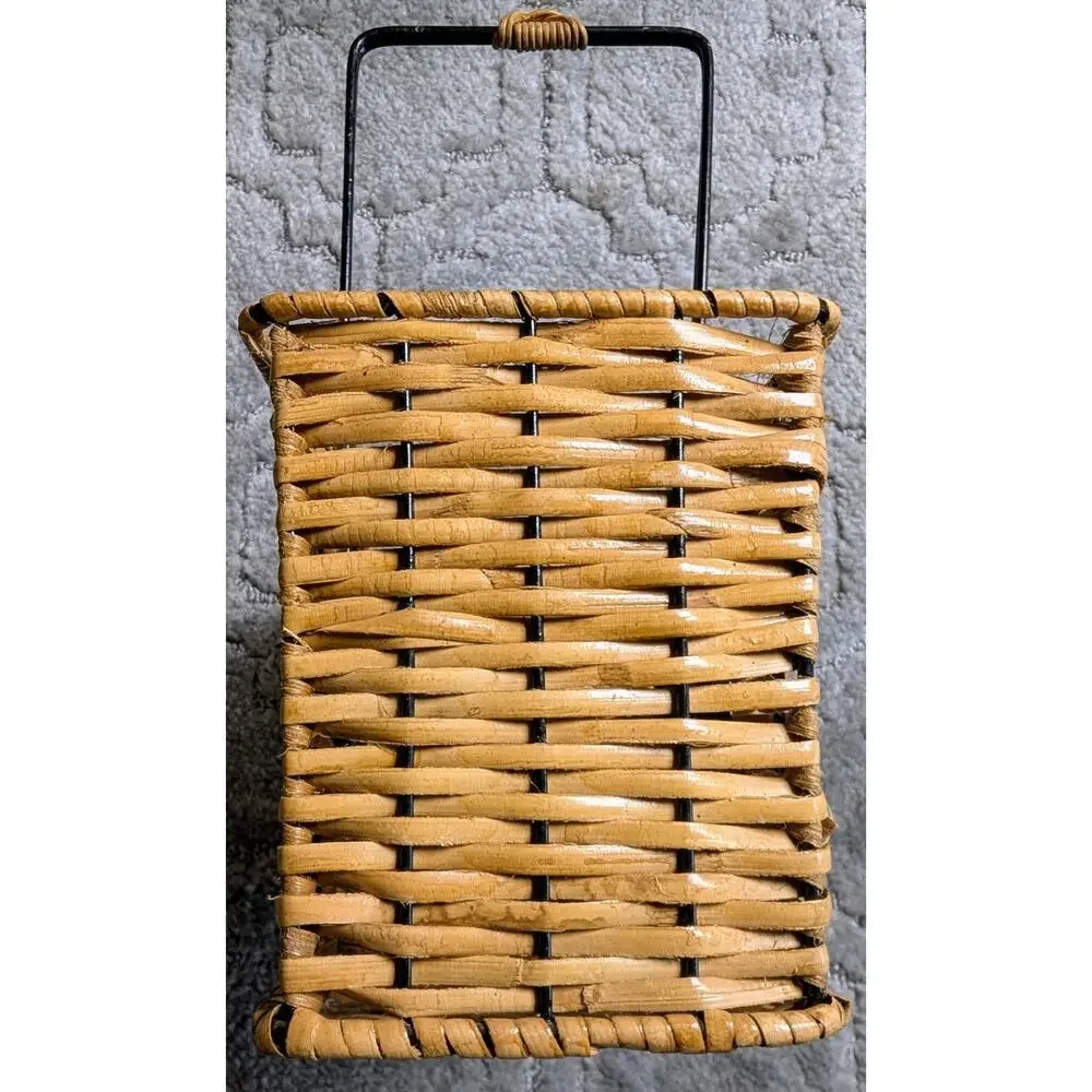 WICKER & SPIRAL WIRE WINE BASKET 10.5x5.5x4.25